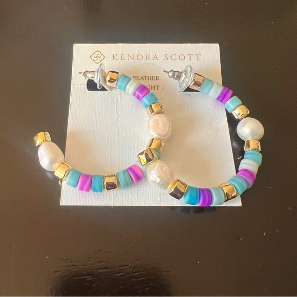 NWOT Kendra Scott Feather Weight Earrings - Picture 1 of 2